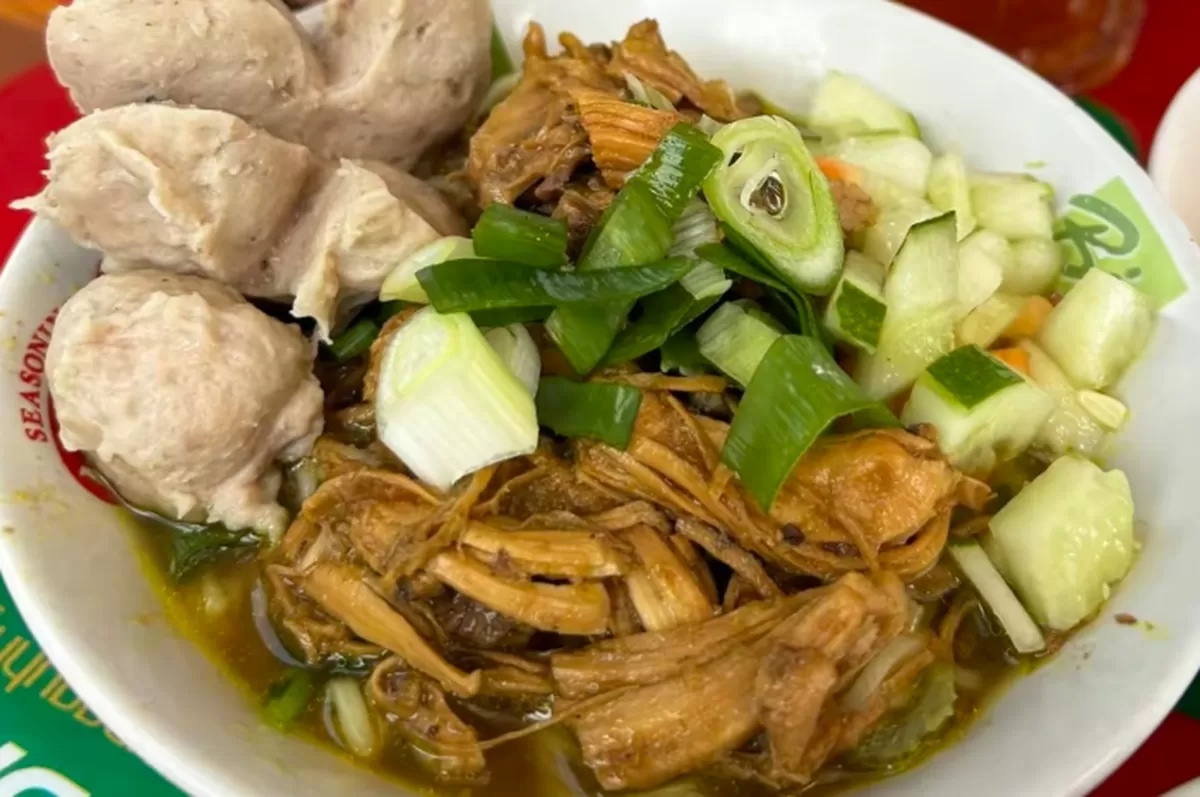Mie Ayam Bina Bhakti Suyosari: Rasa yang Menggigit Jiwa di Jantung Cilacap
